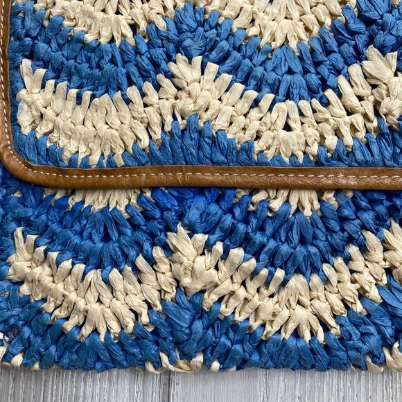 Shiraleah Woven Crocheted Blue & Tan Chevron Jute Clutch Bag - Picture 5 of 9